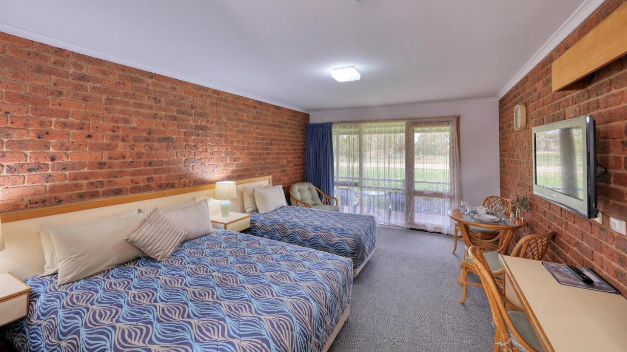 Tooleybuc Club Motor Inn Экстерьер фото