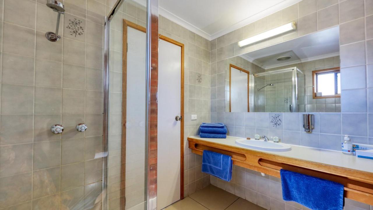 Tooleybuc Club Motor Inn Экстерьер фото