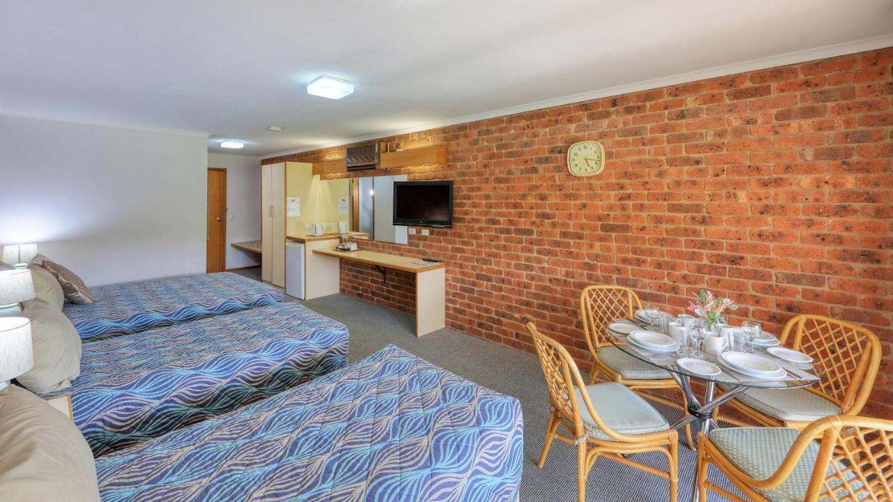 Tooleybuc Club Motor Inn Экстерьер фото